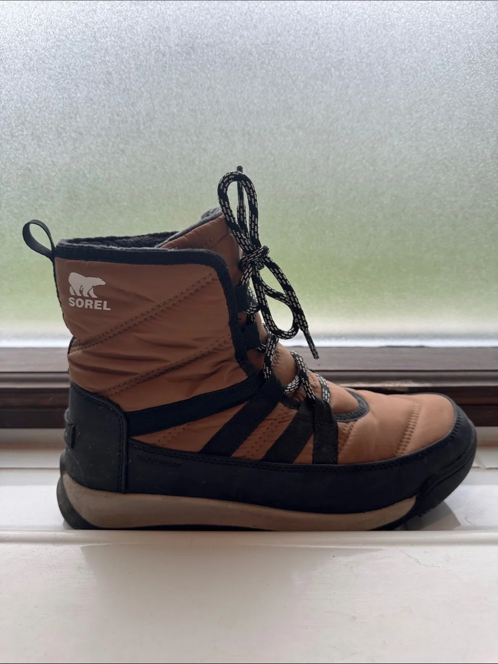 Sorel Women's Tan and Black Lace-Up Winter Boots
